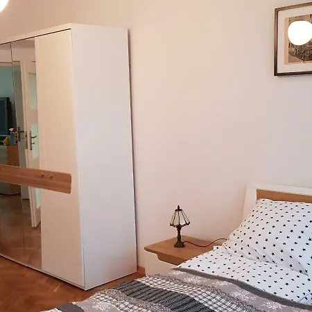 Apartament Zamkowa Street. *wawel*ice *bulwary Wislane Apartment *
